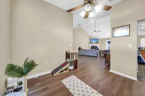 Entry Way - 531 Gallant Fox Ln, Crestview, FL 32539 photo 2 of 3