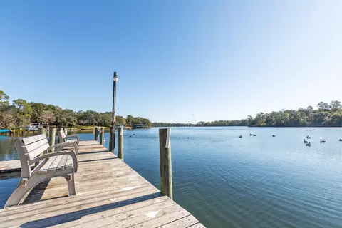 44 Hidden Cove Dr #44, Valparaiso, FL 32580