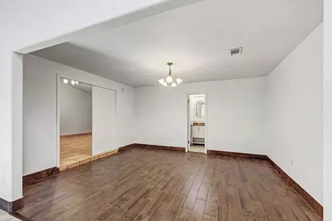 Living - 101 Thurston Pl, Crestview, FL 32536 photo 5 of 8