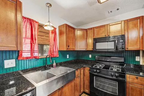 Kitchen - 101 Thurston Pl, Crestview, FL 32536 photo 2 of 4