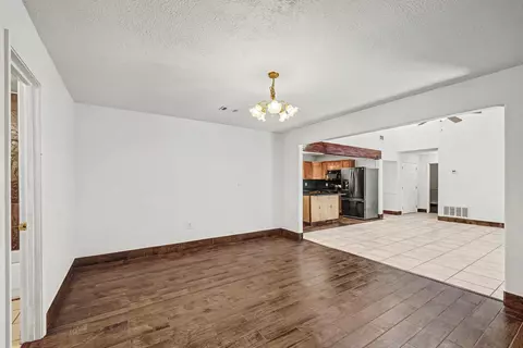 Living - 101 Thurston Pl, Crestview, FL 32536 photo 7 of 8