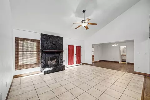 Living - 101 Thurston Pl, Crestview, FL 32536 photo 1 of 8