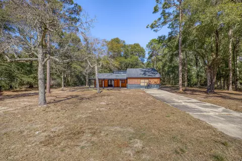 Exterior - 101 Thurston Pl, Crestview, FL 32536 photo 4 of 23