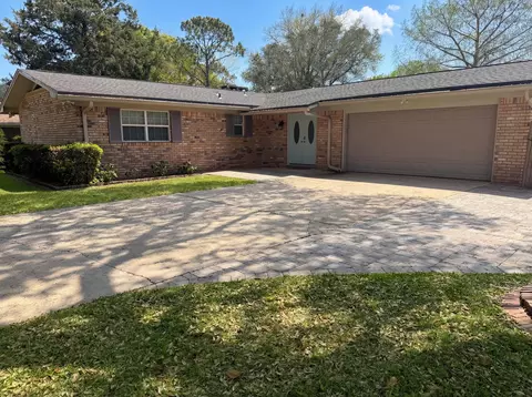 636 NE Merioneth Dr, Fort Walton Beach, FL 32547