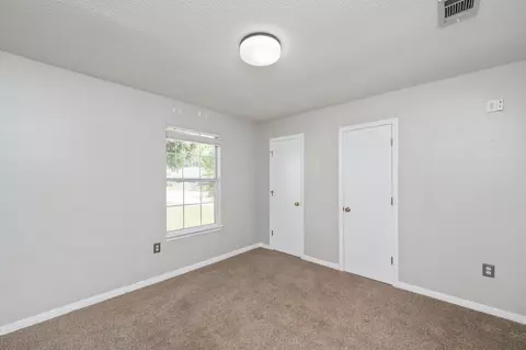 Bedroom - 10 Flora Cv, Crestview, FL 32539 photo 4 of 5