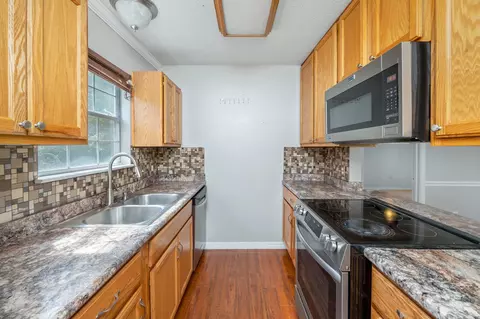 Kitchen - 10 Flora Cv, Crestview, FL 32539 photo 1 of 3