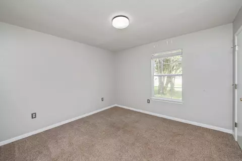 Bedroom - 10 Flora Cv, Crestview, FL 32539 photo 3 of 5