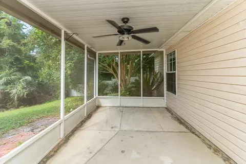 Exterior - 10 Flora Cv, Crestview, FL 32539 photo 3 of 6