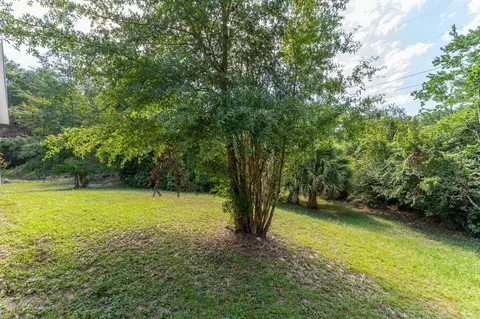 Exterior - 10 Flora Cv, Crestview, FL 32539 photo 4 of 6