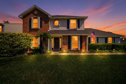 801 Forest Cove Ct, Mary Esther, FL 32569