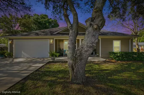 8282 Calle Mio St, Navarre, FL 32566