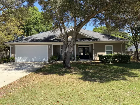 8282 Calle Mio St, Navarre, FL 32566