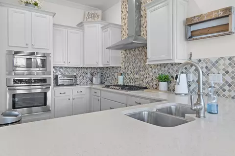 Kitchen - 15 E Milestone Dr UNIT C, Inlet Beach, FL 32461 photo 3 of 3
