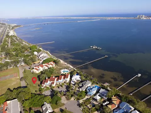 8265 Navarre Pkwy, Navarre, FL 32566