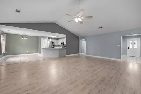 Living - 114 Conquest Ave, Crestview, FL 32536 photo 5 of 7