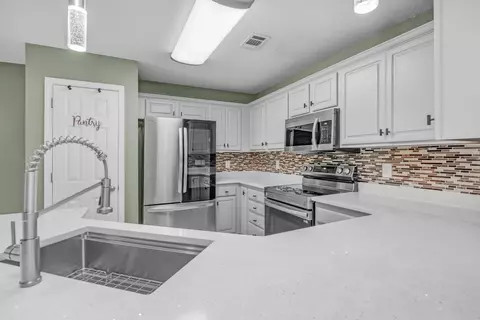 Kitchen - 114 Conquest Ave, Crestview, FL 32536 photo 2 of 5