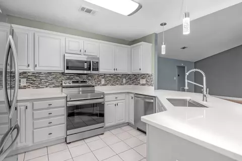 Kitchen - 114 Conquest Ave, Crestview, FL 32536 photo 4 of 5