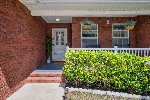 Exterior - 114 Conquest Ave, Crestview, FL 32536 photo 4 of 9