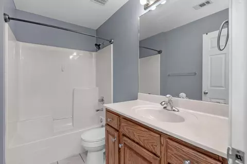 Bath - 114 Conquest Ave, Crestview, FL 32536 photo 2 of 4