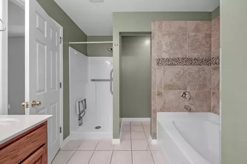 Bath - 114 Conquest Ave, Crestview, FL 32536 photo 4 of 4