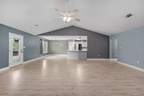 Living - 114 Conquest Ave, Crestview, FL 32536 photo 4 of 7