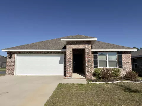 4707 Airmen Dr, Crestview, FL 32539