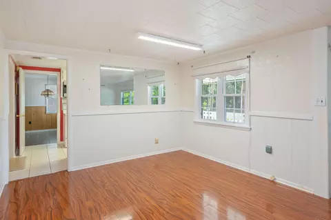 Living - 578 E Williams Ave, Crestview, FL 32539 photo 4 of 7