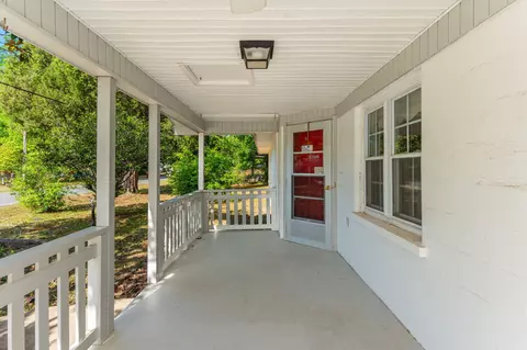 Exterior - 578 E Williams Ave, Crestview, FL 32539 photo 1 of 8
