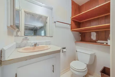 Bath - 578 E Williams Ave, Crestview, FL 32539 photo 6 of 6