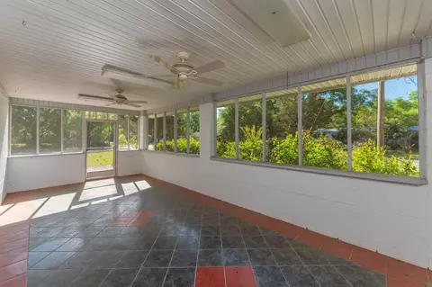 Exterior - 578 E Williams Ave, Crestview, FL 32539 photo 3 of 8