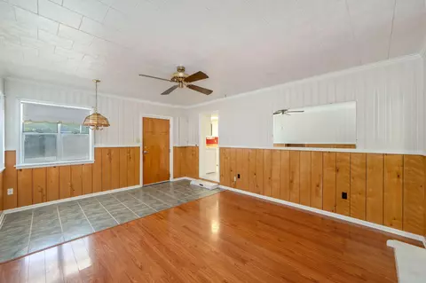 Living - 578 E Williams Ave, Crestview, FL 32539 photo 5 of 7