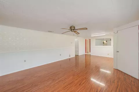 Living - 578 E Williams Ave, Crestview, FL 32539 photo 3 of 7