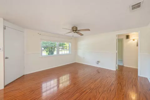 Living - 578 E Williams Ave, Crestview, FL 32539 photo 1 of 7