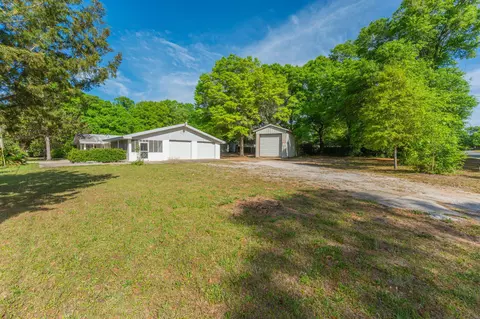 Exterior - 578 E Williams Ave, Crestview, FL 32539 photo 5 of 8