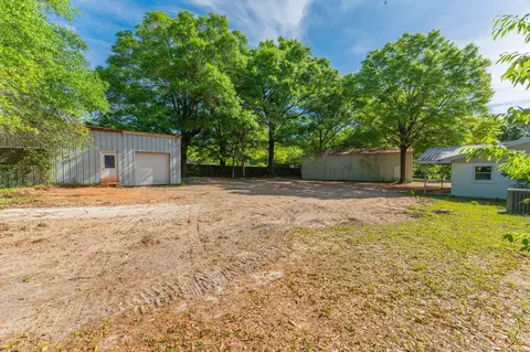 Exterior - 578 E Williams Ave, Crestview, FL 32539 photo 7 of 8