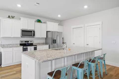 Kitchen - 2619 Ten Mile Rd, Pace, FL 32571 photo 2 of 4