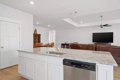 Kitchen - 2619 Ten Mile Rd, Pace, FL 32571 photo 3 of 4