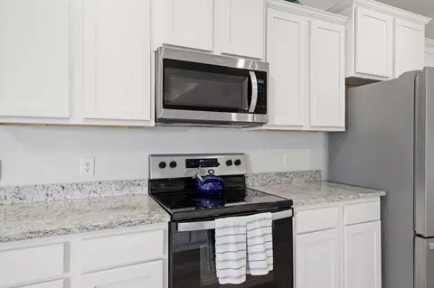 Kitchen - 2619 Ten Mile Rd, Pace, FL 32571 photo 4 of 4