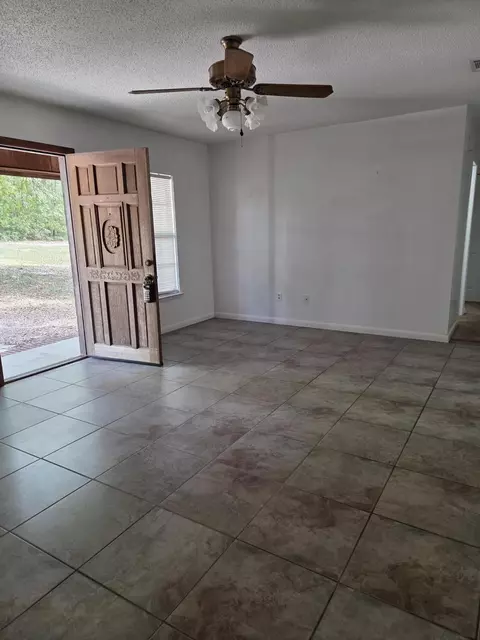 Living - 170 Ridge Lake Rd, Crestview, FL 32536 photo 1 of 3
