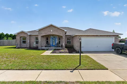 2409 Halfmoon Ln, Crestview, FL 32536