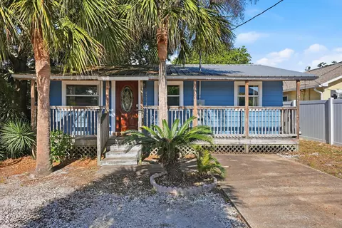 611 Pinetree Dr, Panama City Beach, FL 32413