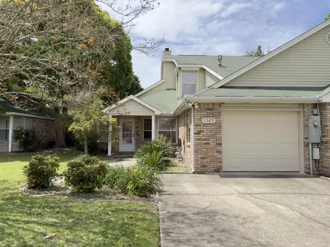 1325 White Blossom Ln, Fort Walton Beach, FL 32547