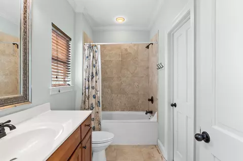 Bath - 209 E Grand Key Loop, Destin, FL 32541 photo 6 of 8