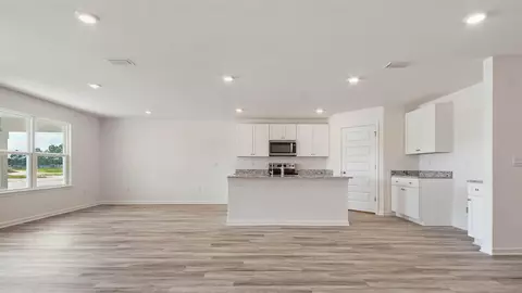Living - 145 Eunola Ln, Freeport, FL 32439 photo 2 of 5