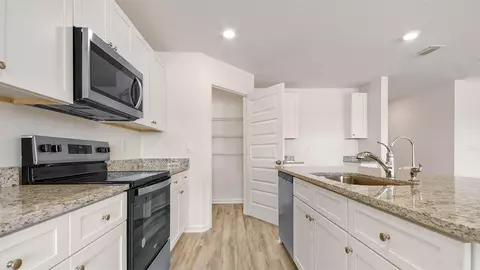 Kitchen - 145 Eunola Ln, Freeport, FL 32439 photo 1 of 3