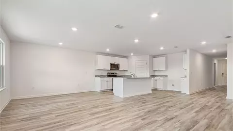 Living - 145 Eunola Ln, Freeport, FL 32439 photo 5 of 5