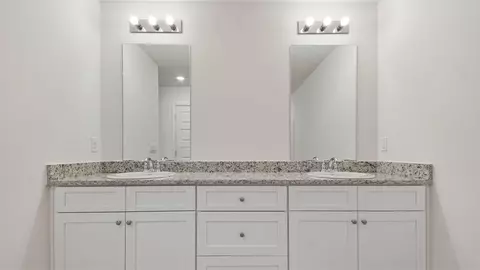 Bath - 145 Eunola Ln, Freeport, FL 32439 photo 3 of 5