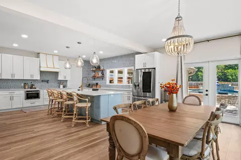 Dining - 7 Tomahawk Ct, Destin, FL 32541 photo 1 of 3