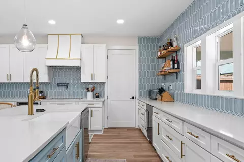 Kitchen - 7 Tomahawk Ct, Destin, FL 32541 photo 3 of 4