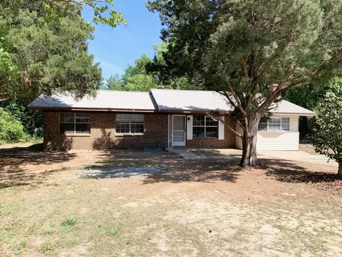 136 Juniper Lake Rd, Defuniak Springs, FL 32433